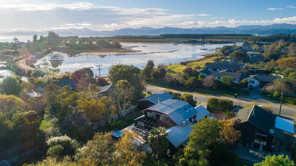 25 Toru Street, Mapua - Carousel 19
