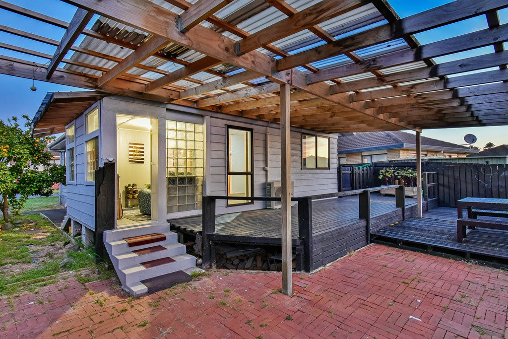 2/12 Taitimu Drive, Weymouth, Auckland - Carousel 1