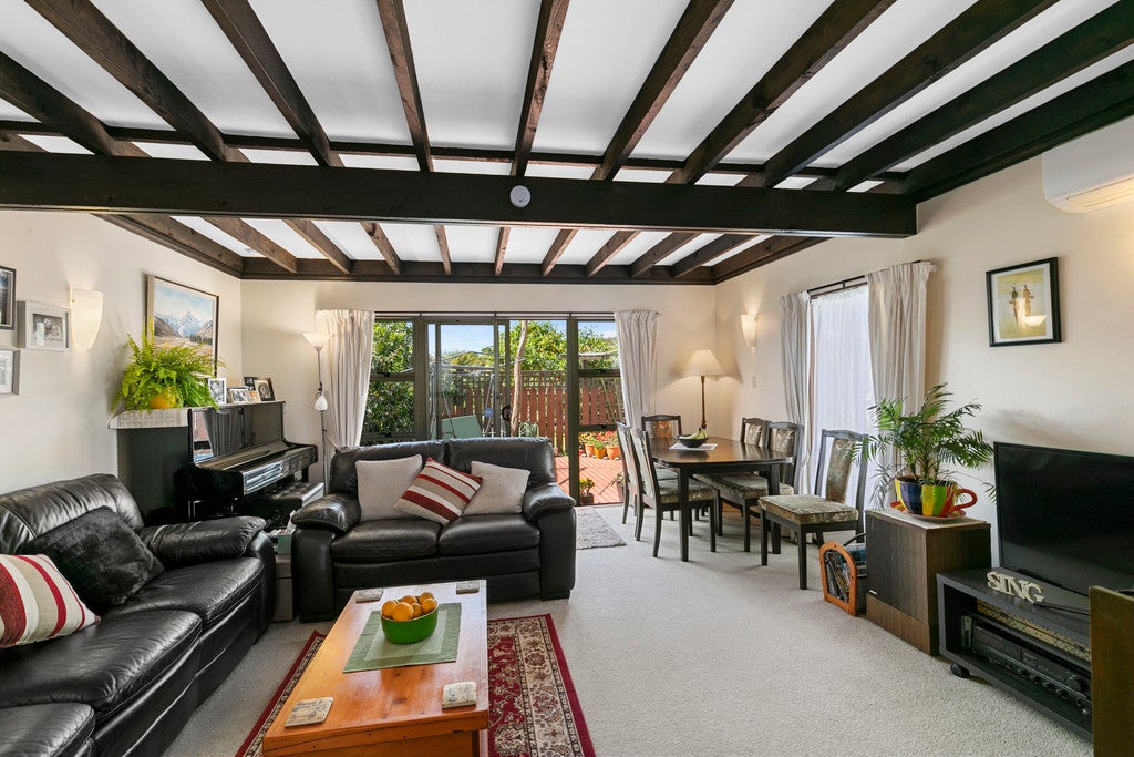 1B Hamua Grove, Waiwhetu, Lower Hutt - Carousel 2