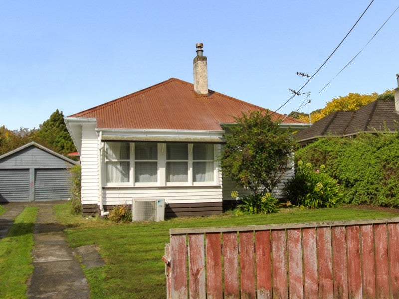 31 Wilson Street, Pahiatua - Carousel 1