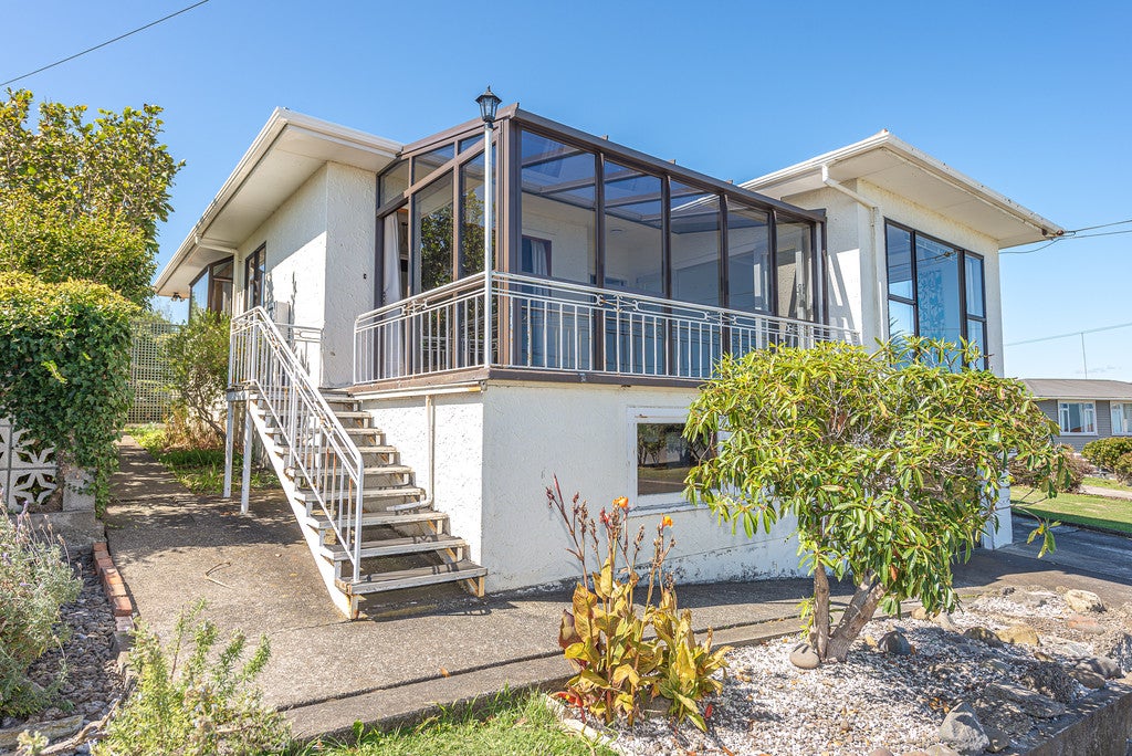 11 Windsor Terrace, Durie Hill, Whanganui - Carousel 20