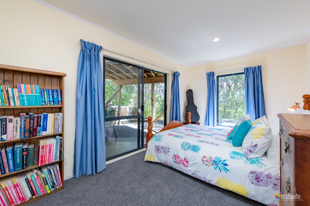 15B Mahoe Street, Tawa, Wellington - Carousel 15