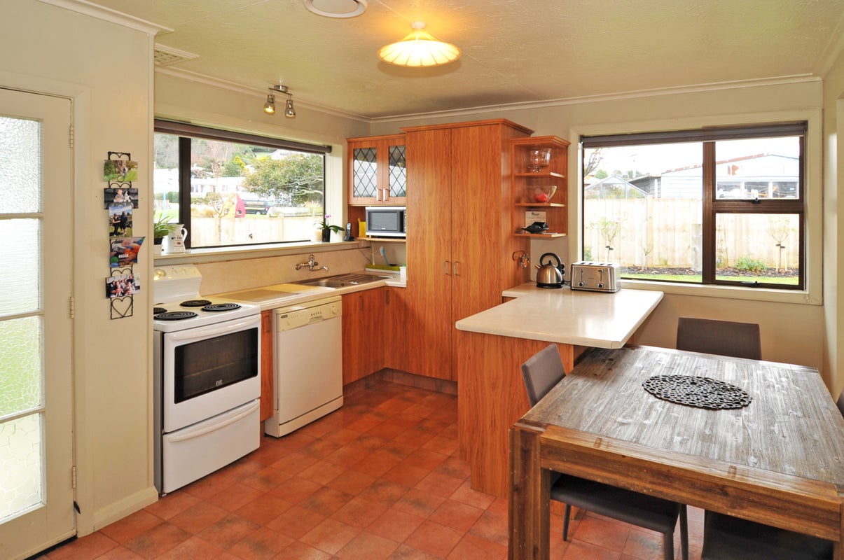 15 Salmond Street, Halfway Bush, Dunedin - Carousel 2