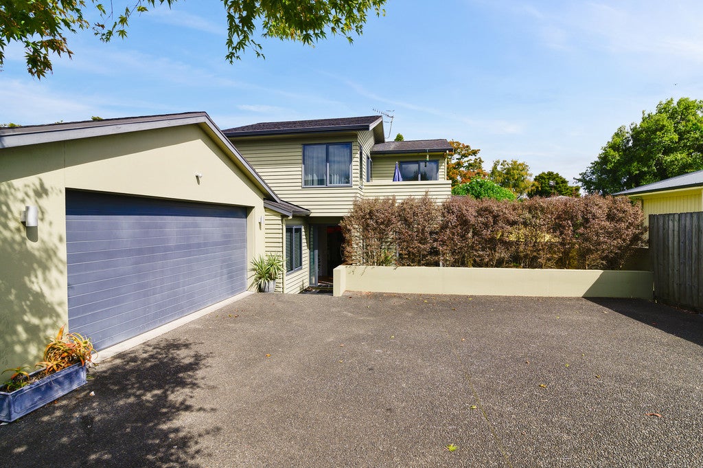13A Iles Road, Lynmore, Rotorua - Carousel 1