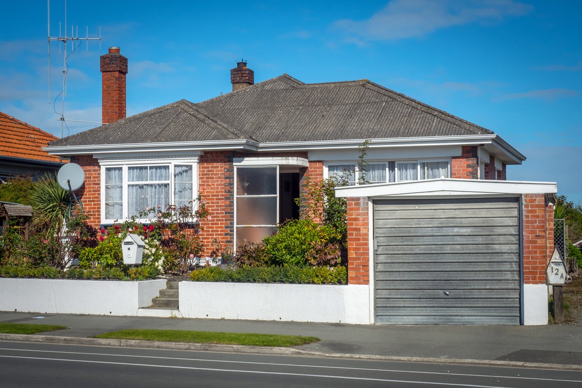 10 Otipua Road, Kensington, Timaru - Carousel 1