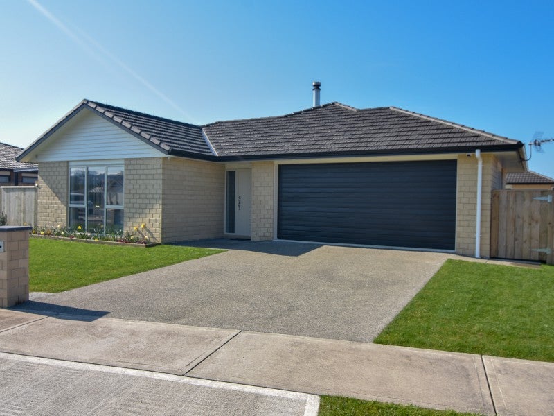 2 Austin Reid Avenue, Carterton - Carousel 1