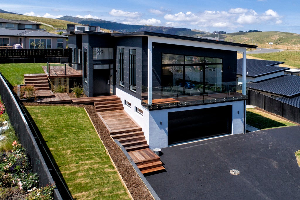 18 Dove Grove, Westmorland, Christchurch - Carousel 1