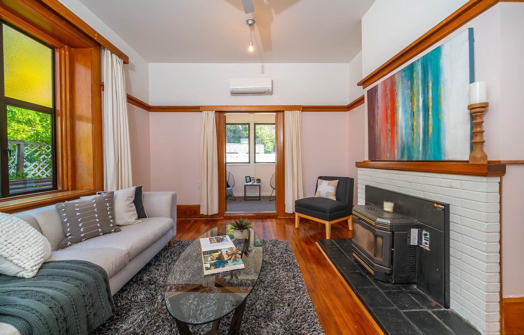 9 Nayland Street, Clifton, Christchurch - Carousel 2