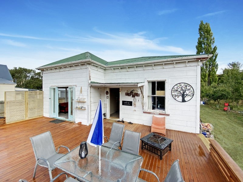 29 Bruce Street, Hunterville - Carousel 1