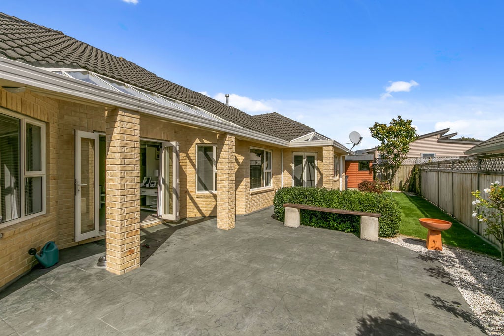 6 Rosebank Place, Avalon, Lower Hutt - Carousel 1