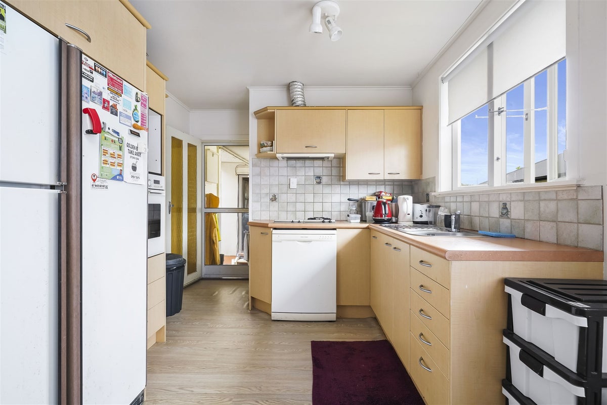 12 Morrison Crescent, Glenview, Hamilton - Carousel 2