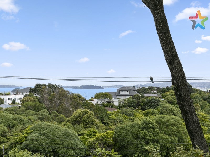 8 Akatea Road, Korokoro, Lower Hutt - Carousel 2