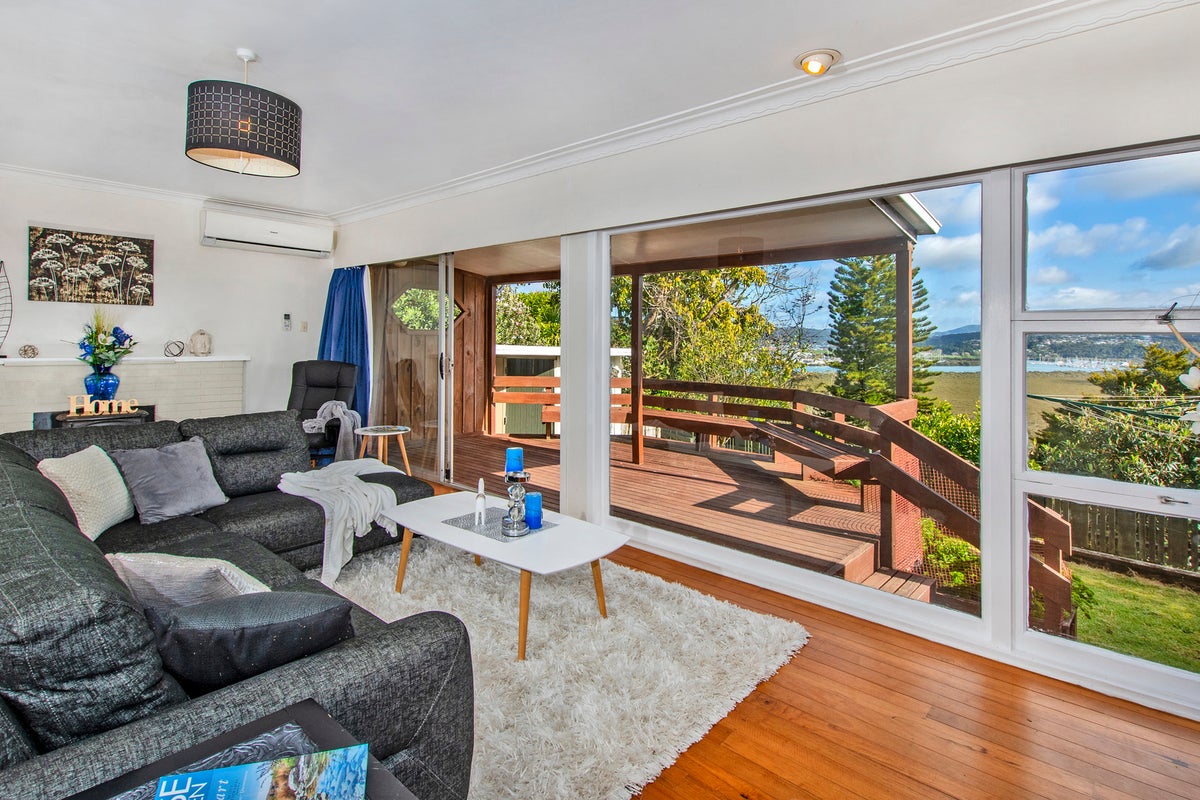 30 George Point Road, Onerahi, Whangarei - Carousel 1