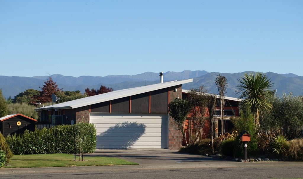 5 Valkyrie Close, Carterton - Carousel 2