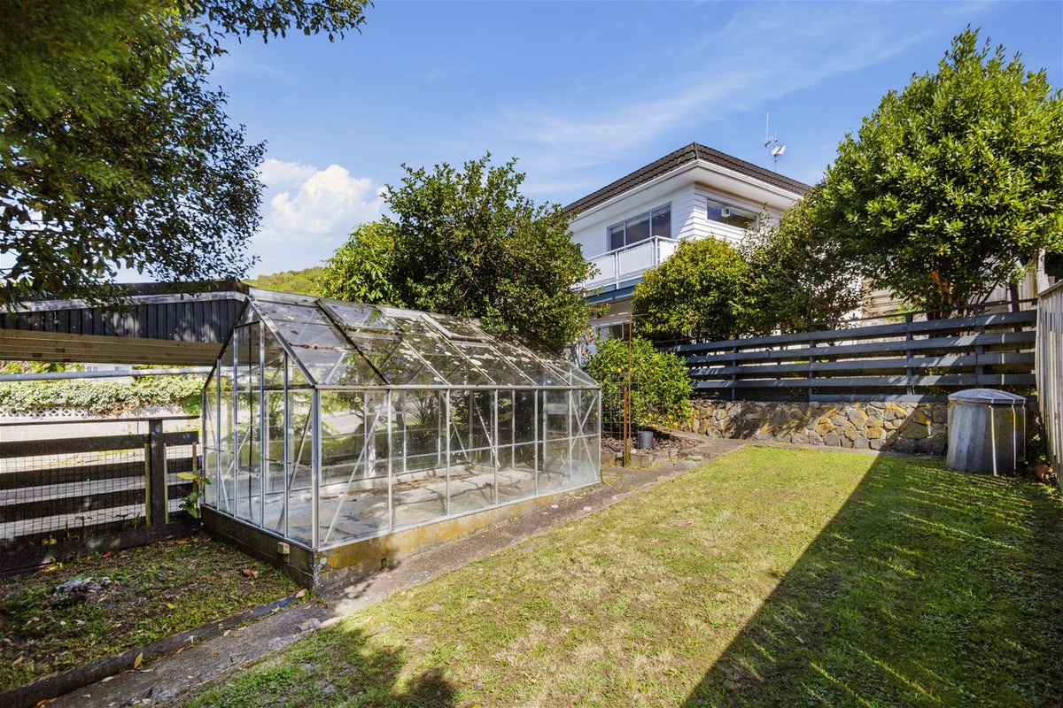 3 St Hildas Glade, Tawa, Wellington - Carousel 18