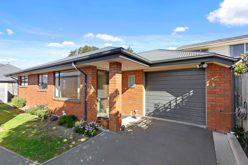 4/33 Pinehurst Crescent, Russley, Christchurch - Carousel 1