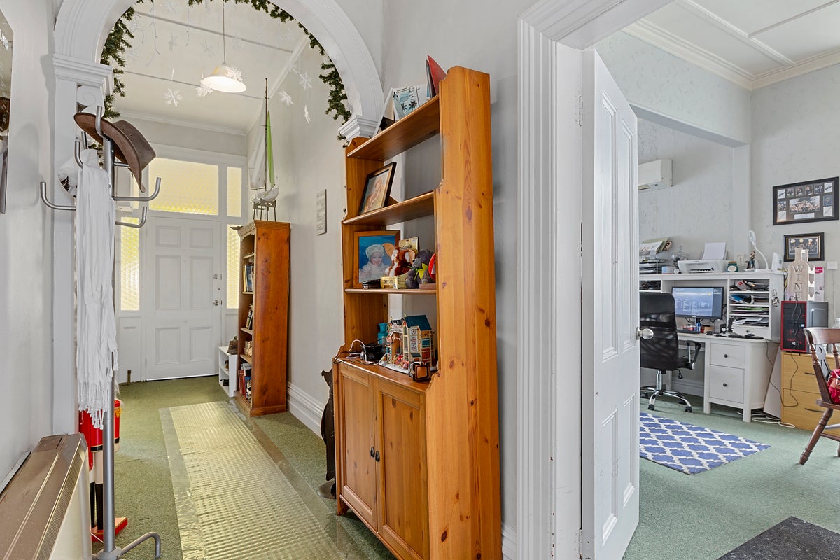 10 Cochrane Street, Mornington, Dunedin - Carousel 2