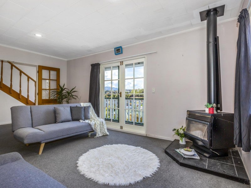 10 Ration Lane, Whitby, Porirua - Carousel 2