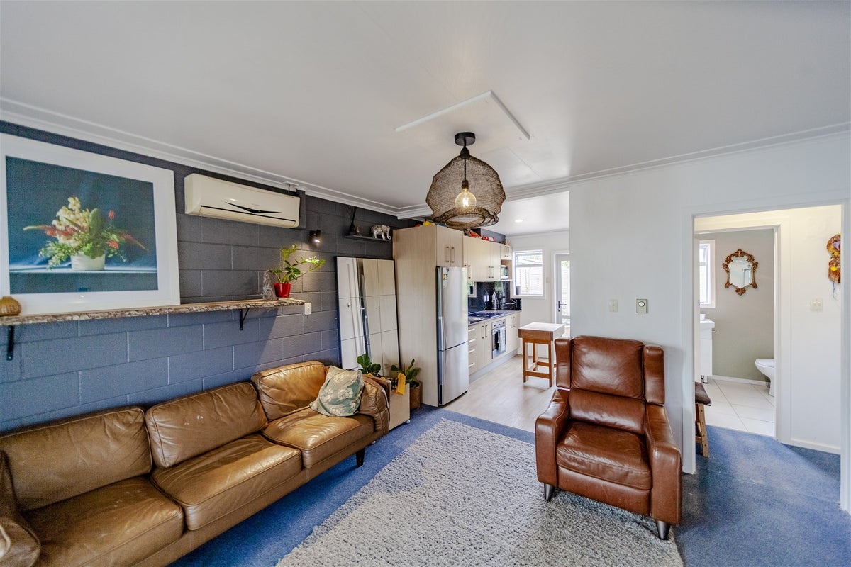1A Laurent Place, Greenmeadows, Napier - Carousel 2