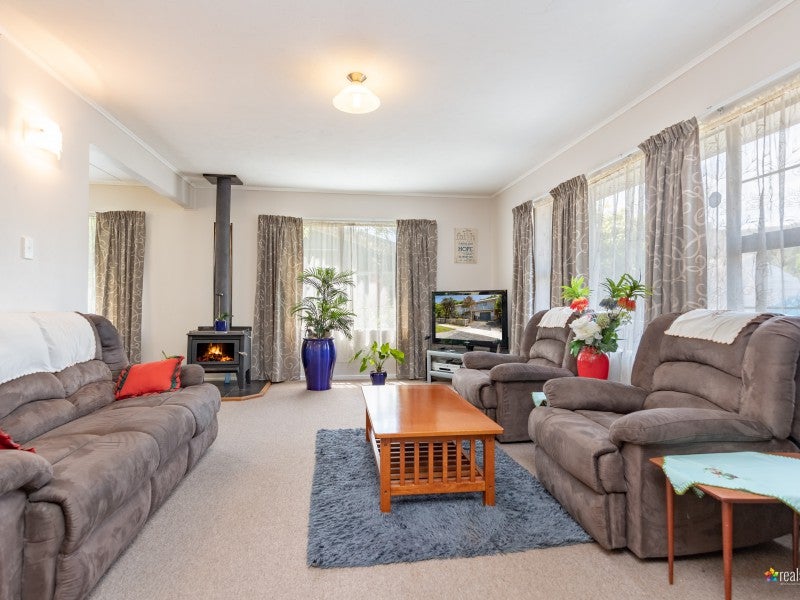 124 George Street, Stokes Valley, Lower Hutt - Carousel 2
