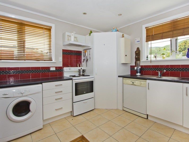 319 Oxford Terrace, Avalon, Lower Hutt - Carousel 2