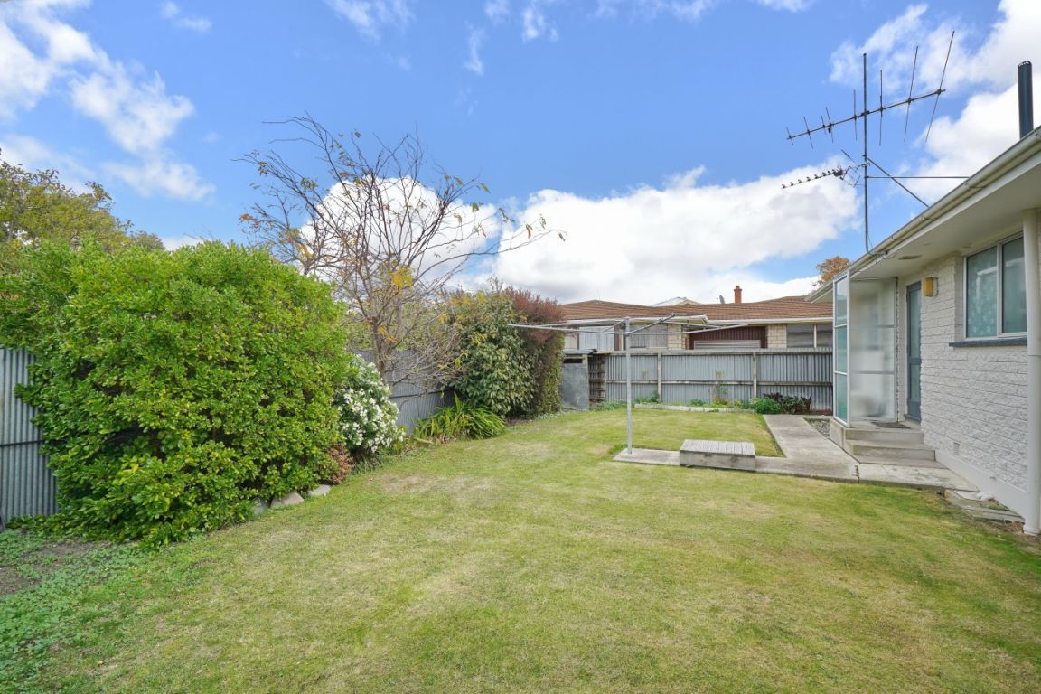 2/4 Douglas Road, Amberley - Carousel 14