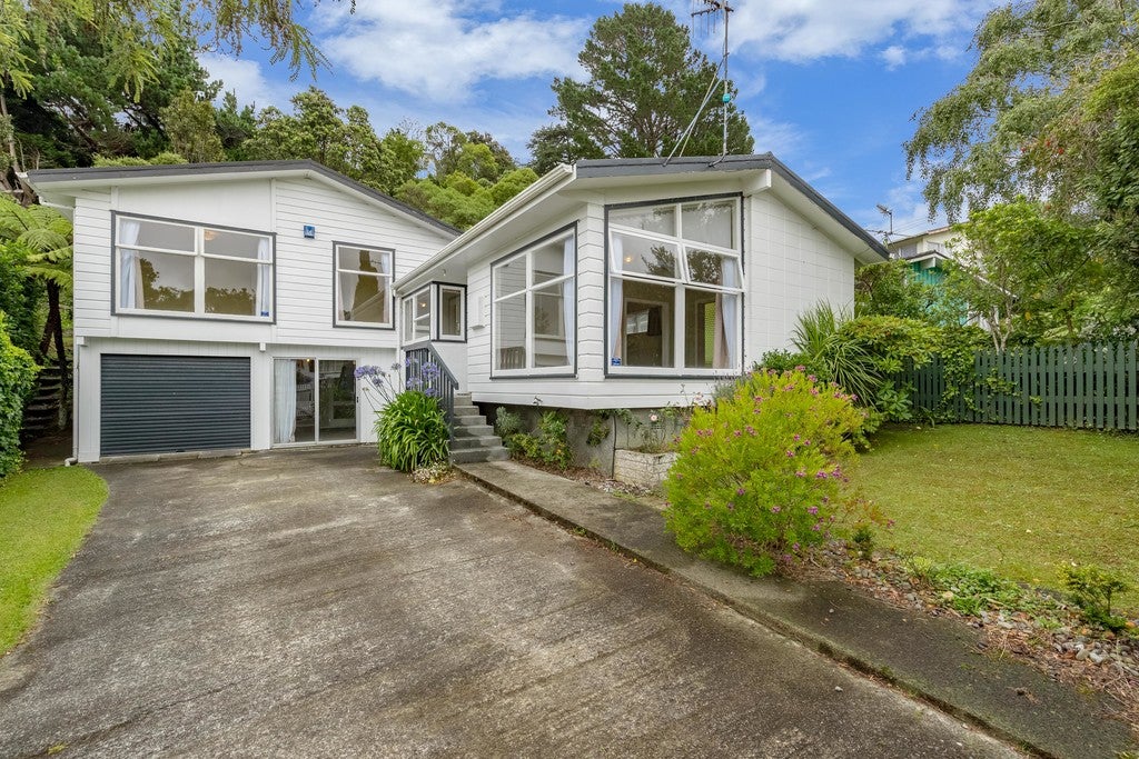 73 Harbour View Road, Harbour View, Lower Hutt - Carousel 1