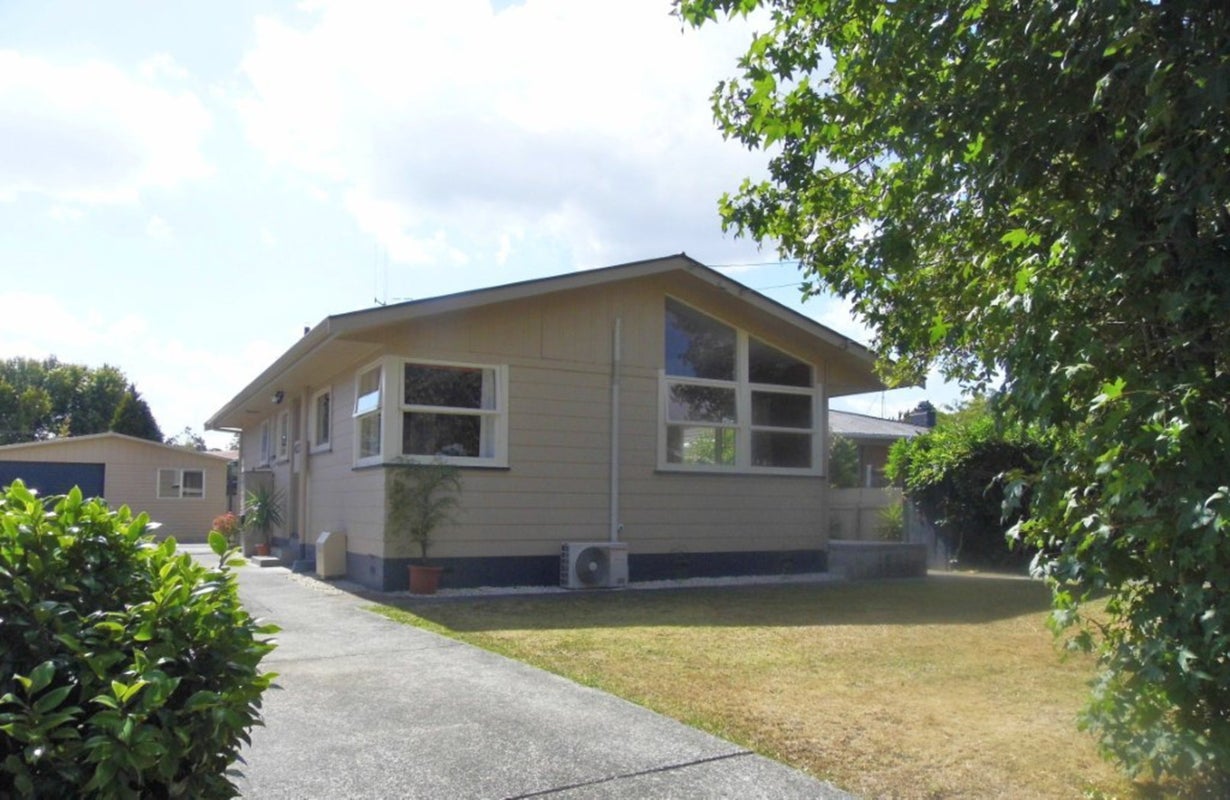 59 Garden Heights Avenue, Glenview, Hamilton - Carousel 1