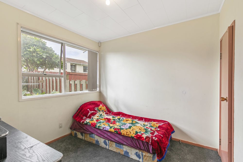 1/11 Chamade Place, Clover Park, Auckland - Carousel 10