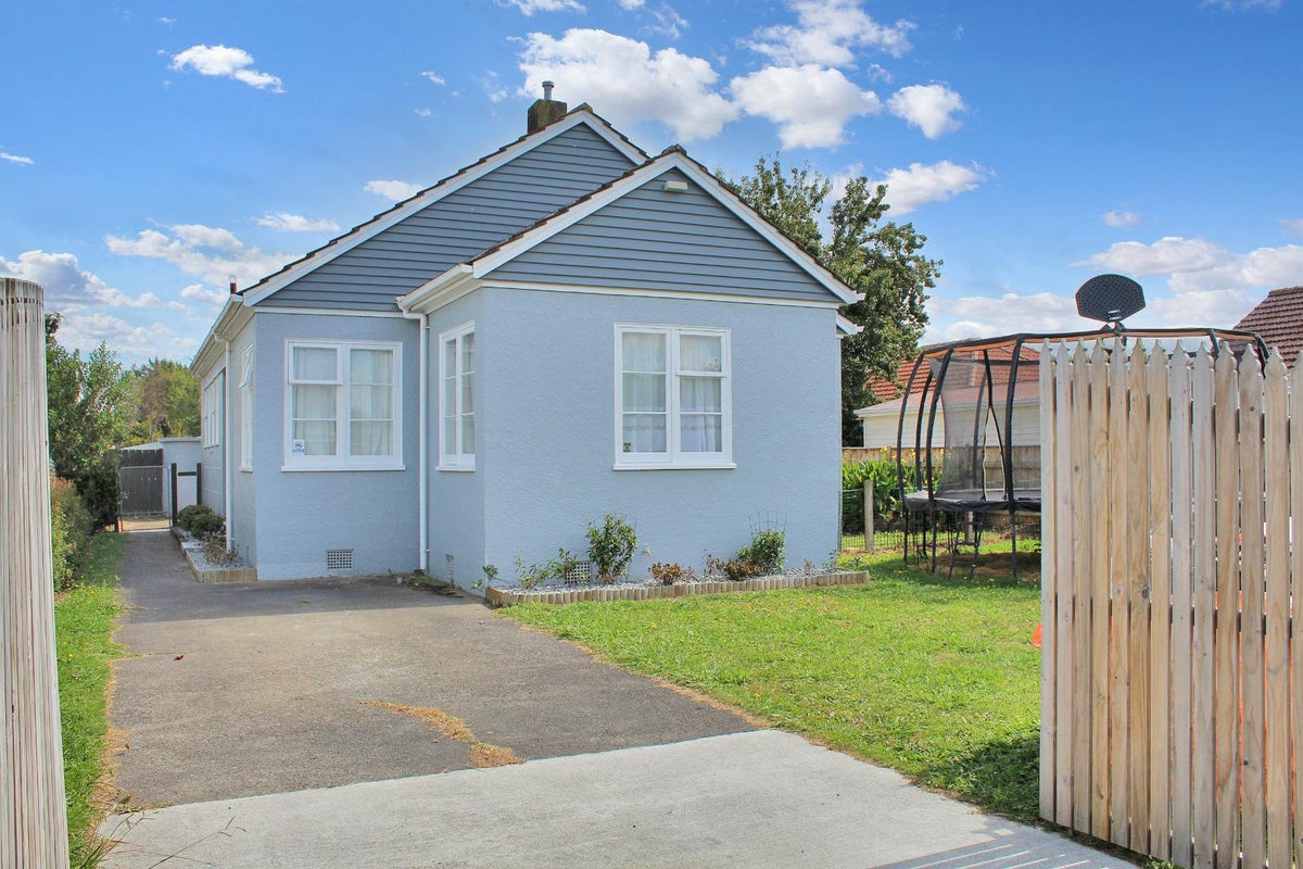 2 Tyndall Street, Palmerston North, Palmerston North - Carousel 1