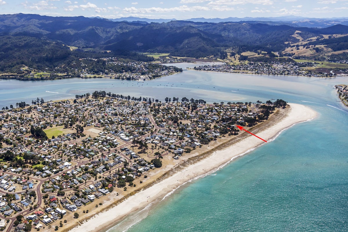 19 Courtney Place, Pauanui - Carousel 1