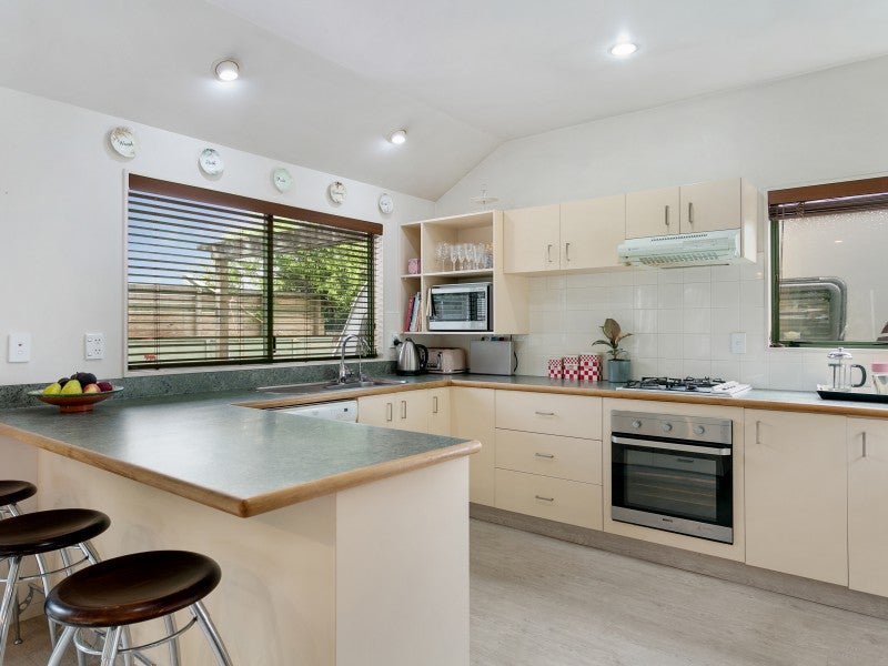 16 Arrowsmith Avenue, Waipahihi, Taupo - Carousel 2