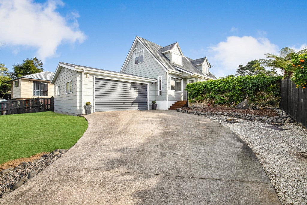 35 Pinehurst Place, Wattle Downs, Auckland - Carousel 2