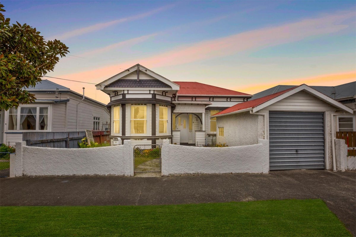 6 Manchester Street, Petone, Lower Hutt - Carousel 18