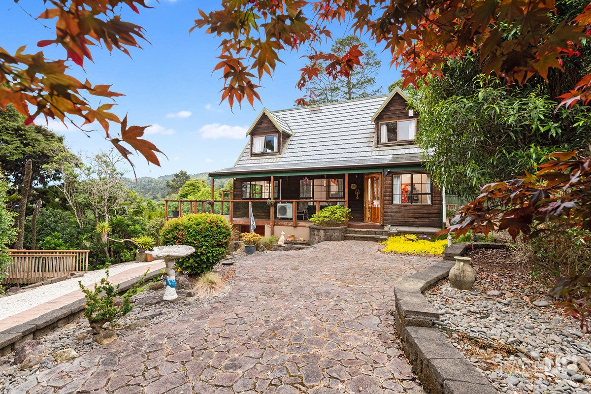 242 Forest Hill Road, Waiatarua, Auckland - Carousel 1