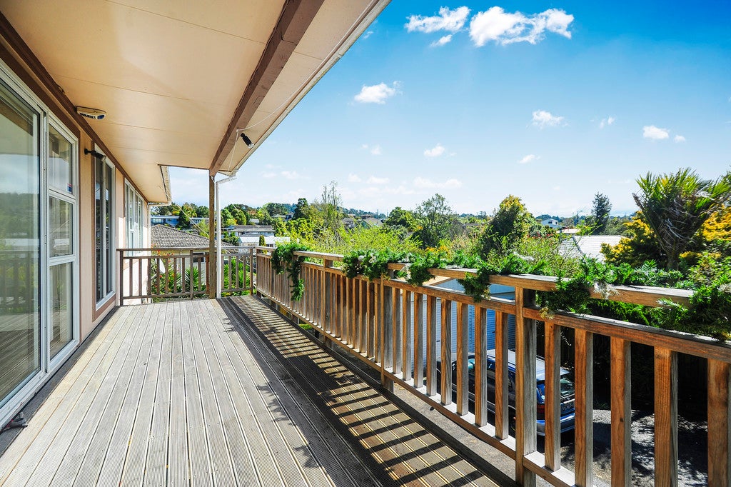 36 Barron Drive, Green Bay, Auckland - Carousel 2