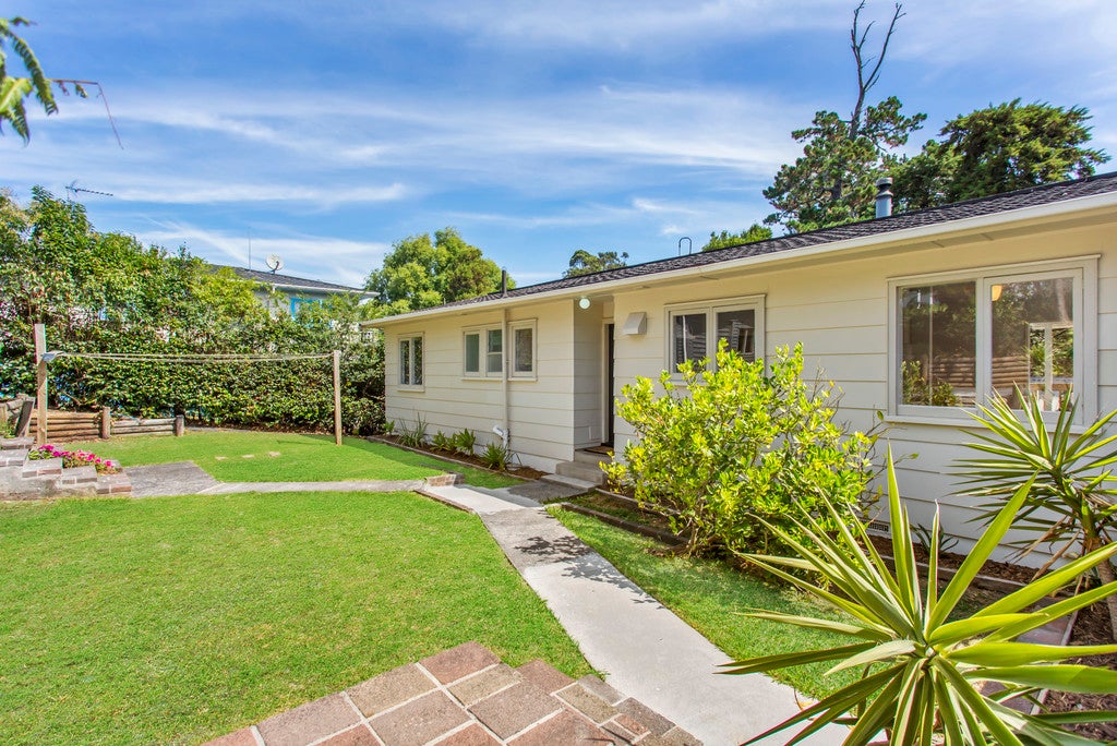 1/11 Hellyers Street, Birkdale, Auckland - Carousel 2