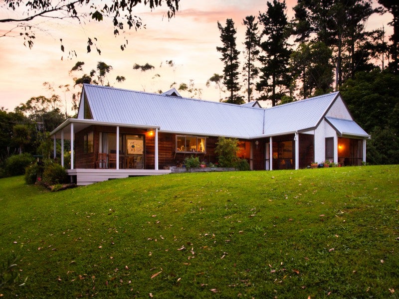 276 Aokautere Drive, Palmerston North - Carousel 1
