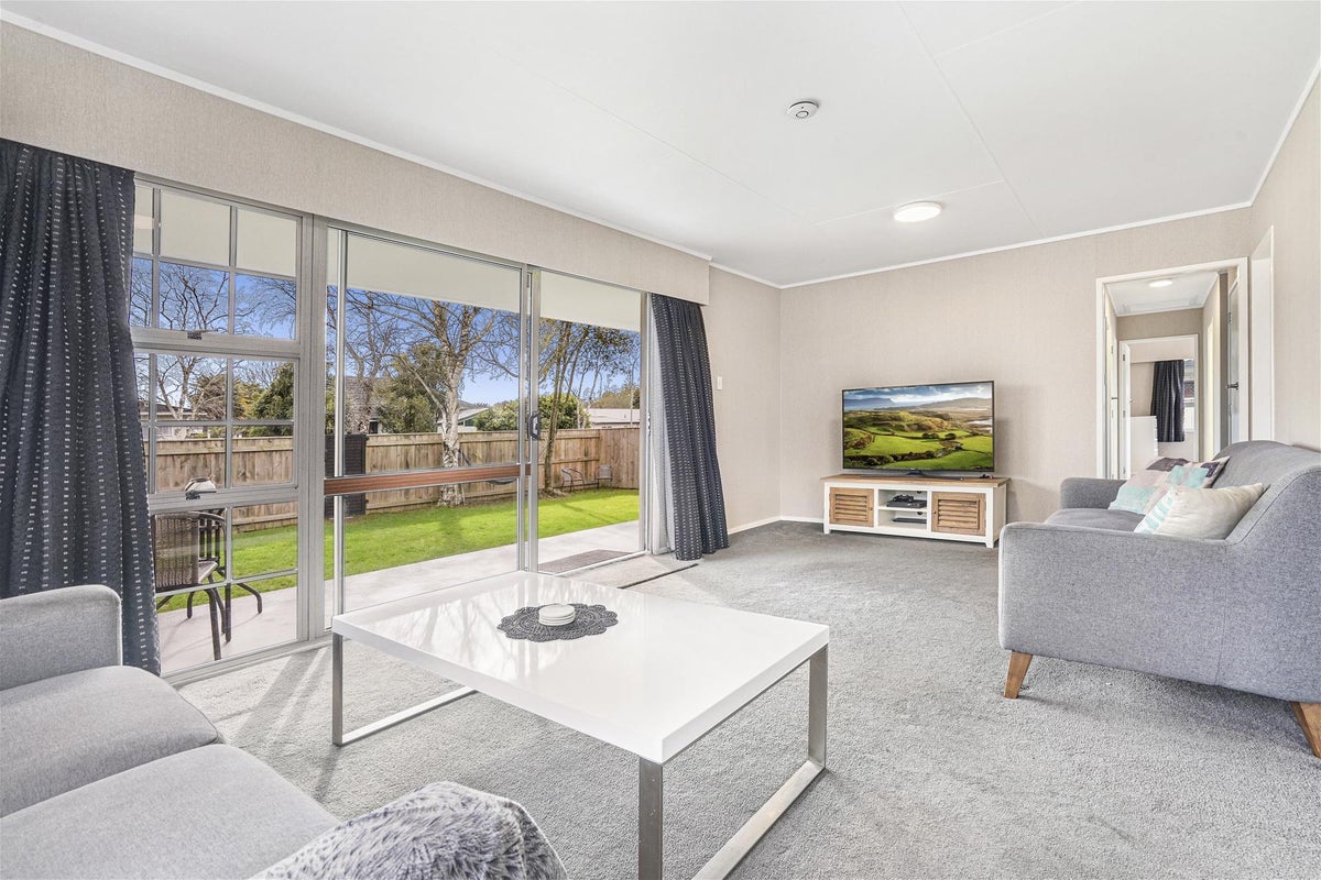 8 Cullimore Street, Pukete, Hamilton - Carousel 2