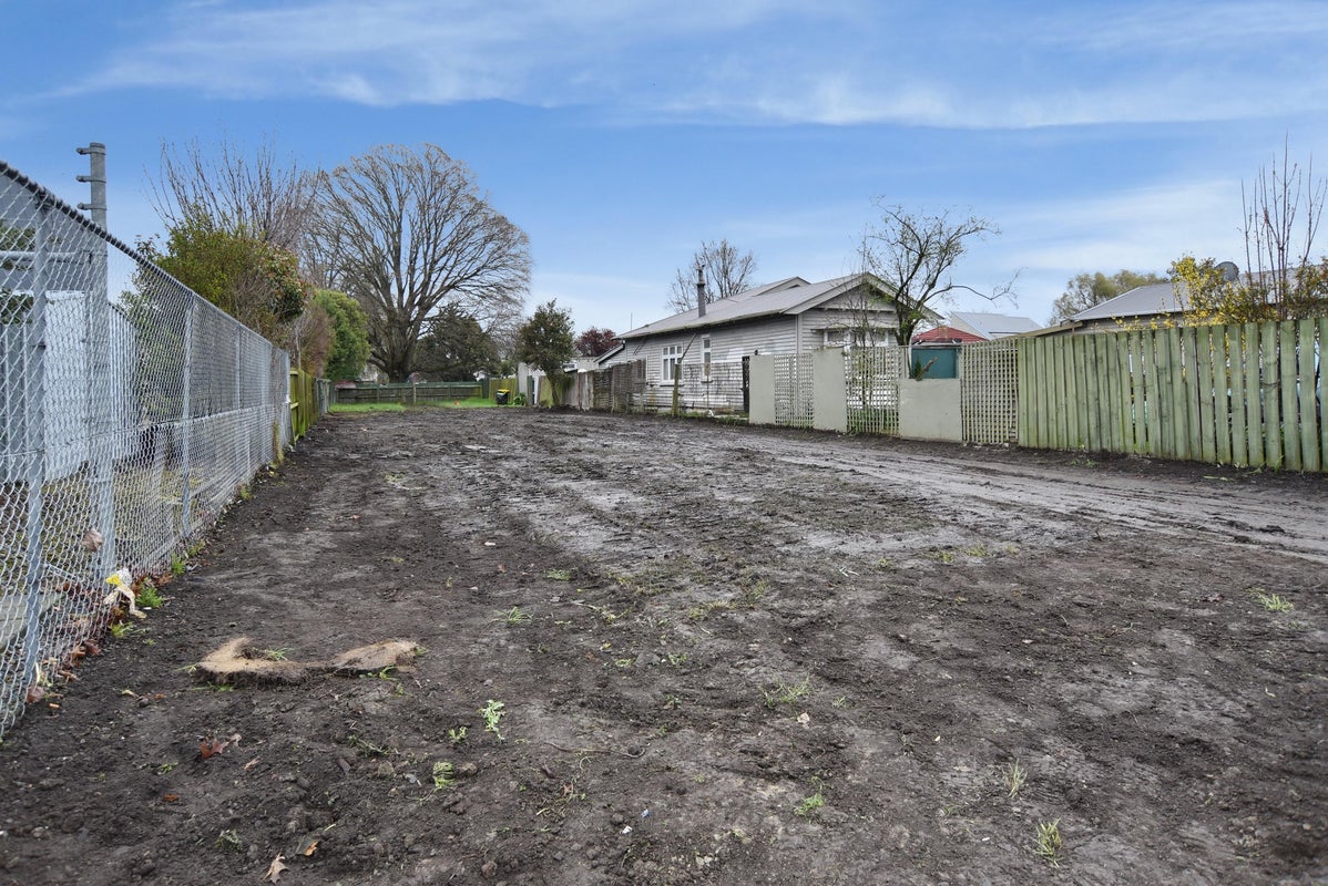 27 Aldwins Road, Phillipstown, Christchurch - Carousel 1
