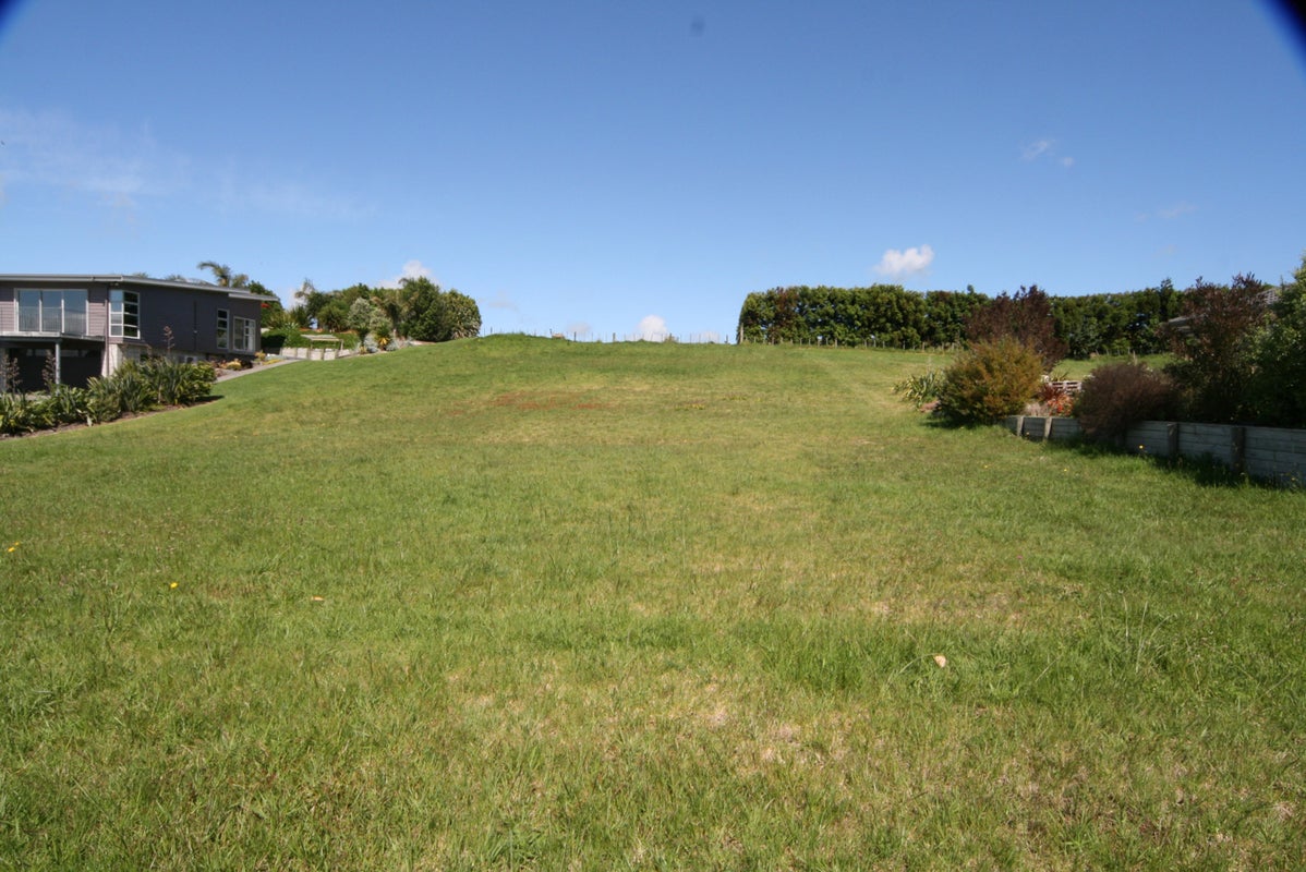 15 Omana Avenue, Helensville - Carousel 1