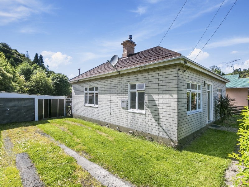 30 Malvern Street, Woodhaugh, Dunedin - Carousel 1