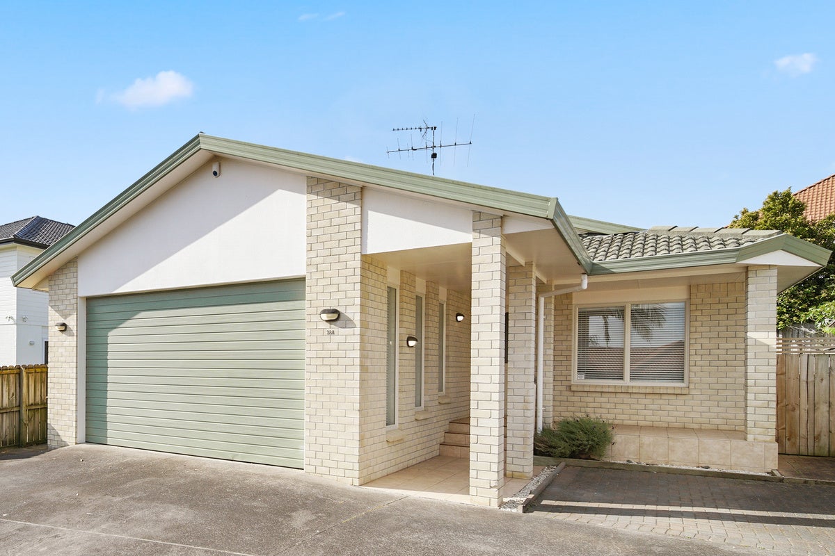 1/28 Rochester Crescent, Somerville, Auckland - Carousel 1