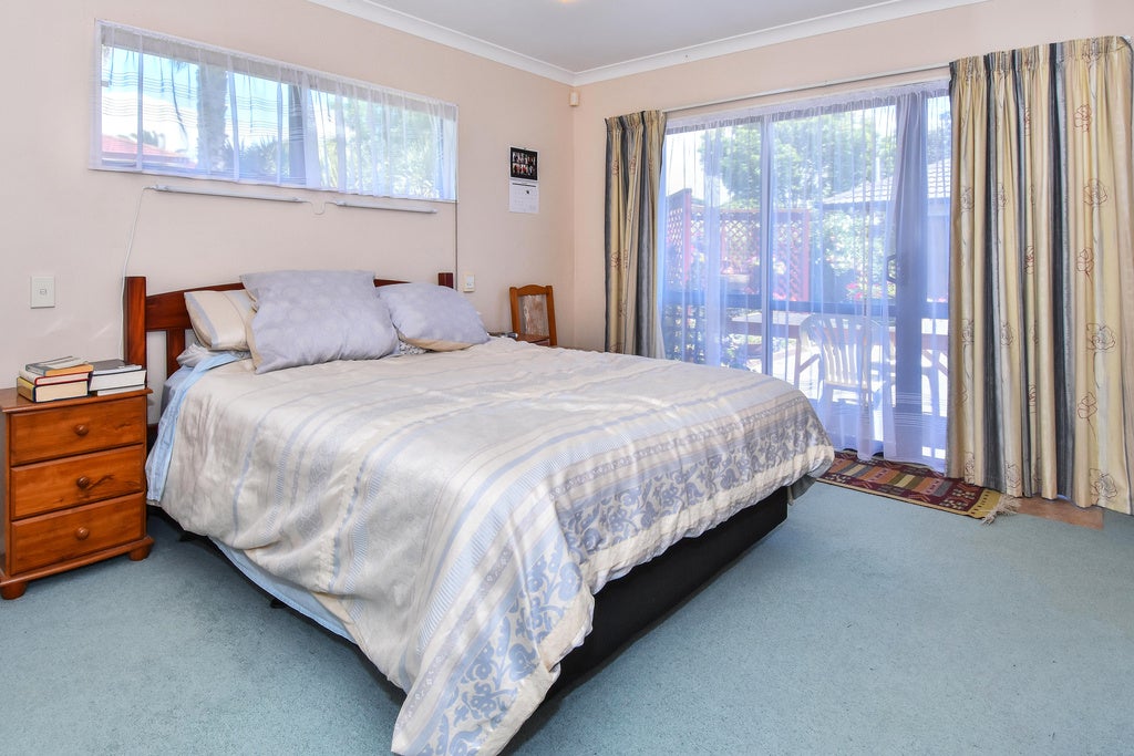 53 Bellville Drive, Clendon Park, Auckland - Carousel 2