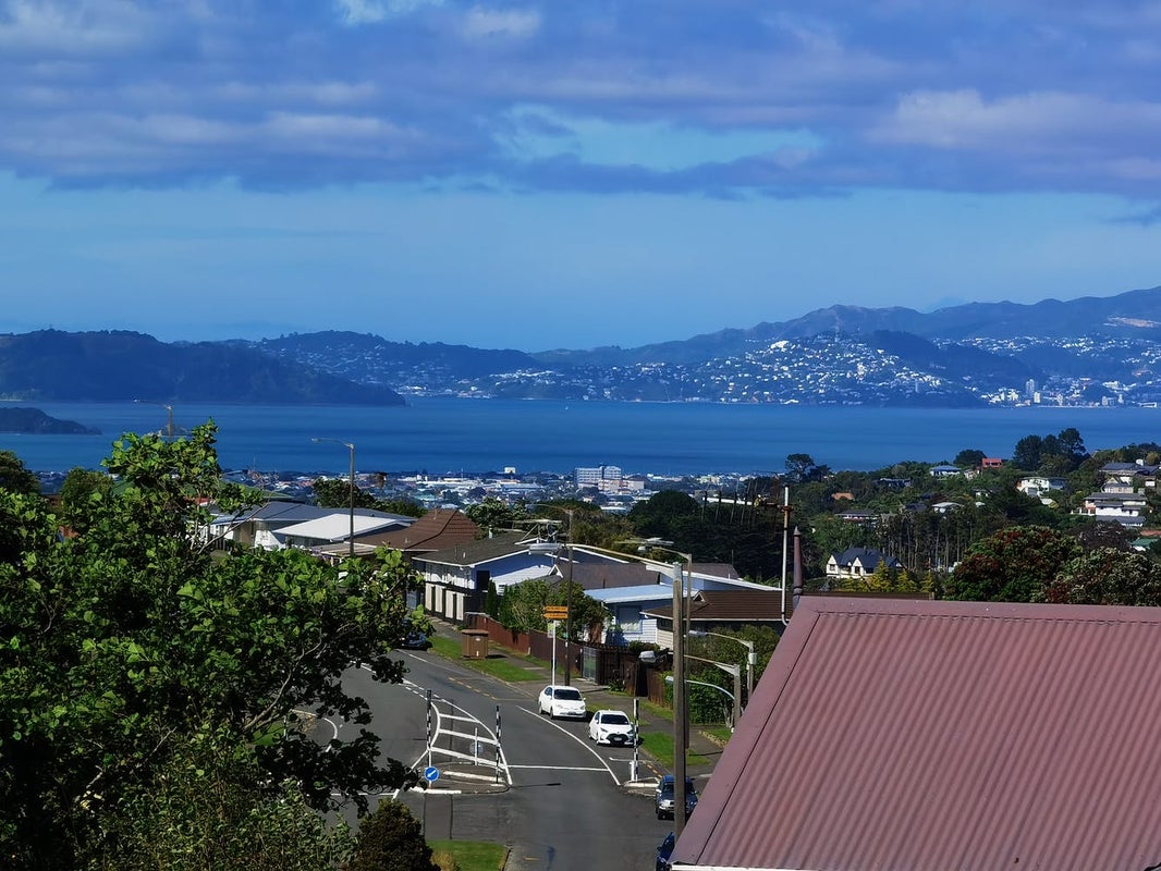2 Waipounamu Drive, Kelson, Lower Hutt - Carousel 2