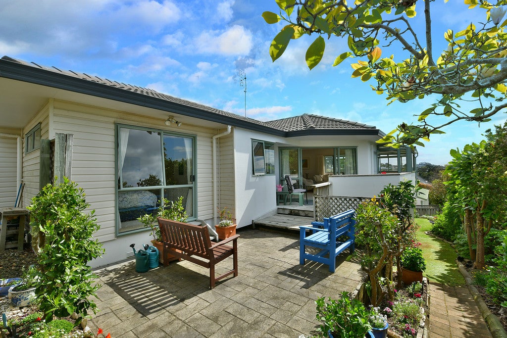 32 Palmgreen Court, Stanmore Bay, Whangaparaoa - Carousel 1