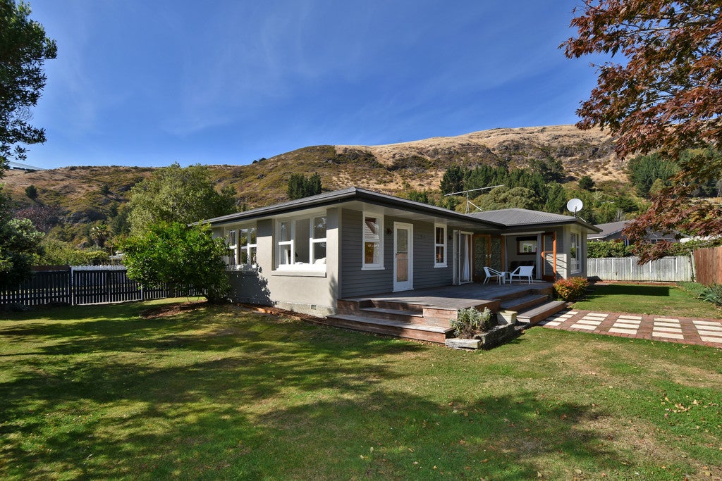 50 Whitfield Street, Sumner, Christchurch - Carousel 1