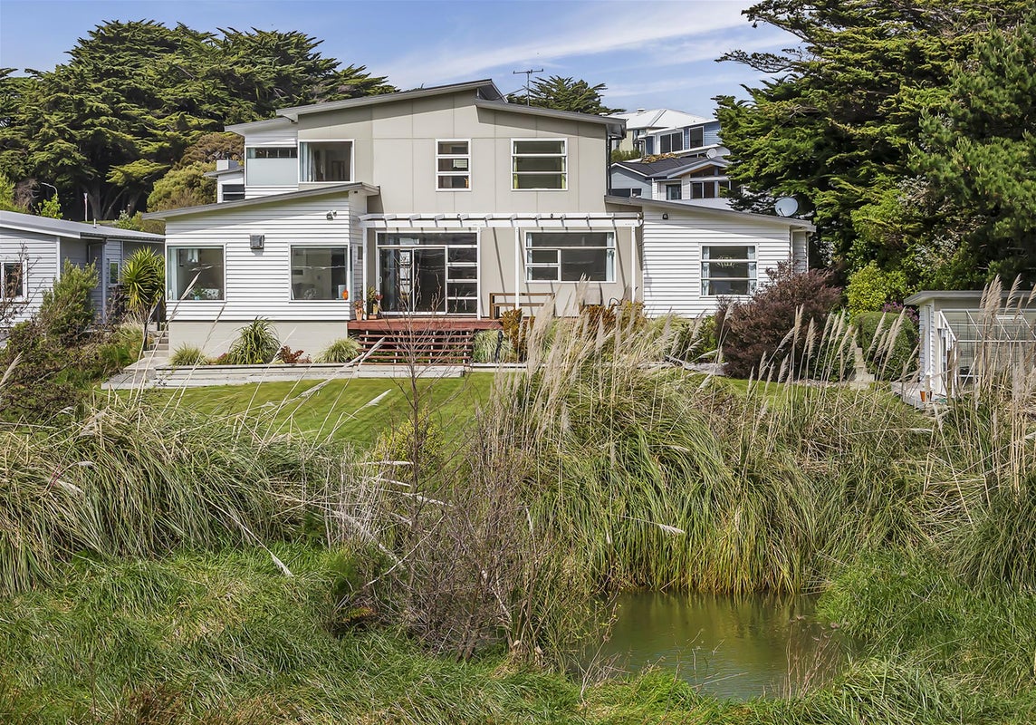 4 Shoal Place, Whitby, Porirua - Carousel 34
