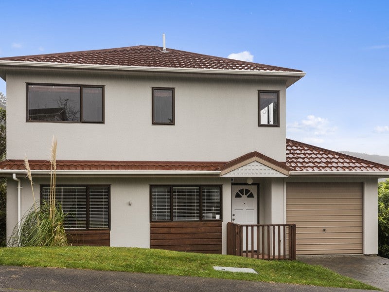 32 Kerkwall Drive, Naenae, Lower Hutt - Carousel 1