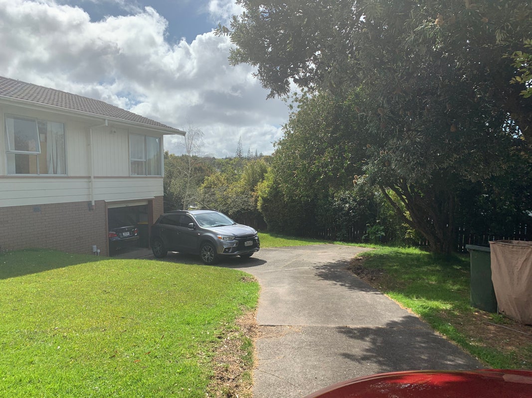 11 Cockayne Crescent, Sunnynook, Auckland - Carousel 2